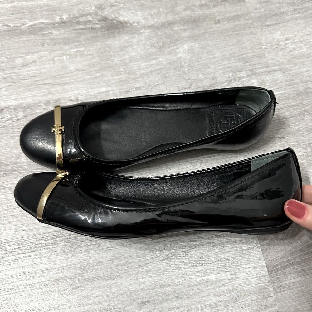 Tory Burch 6.5 Pacey Driver Ballet Calf / Patent Black Flats with Gold Emblem